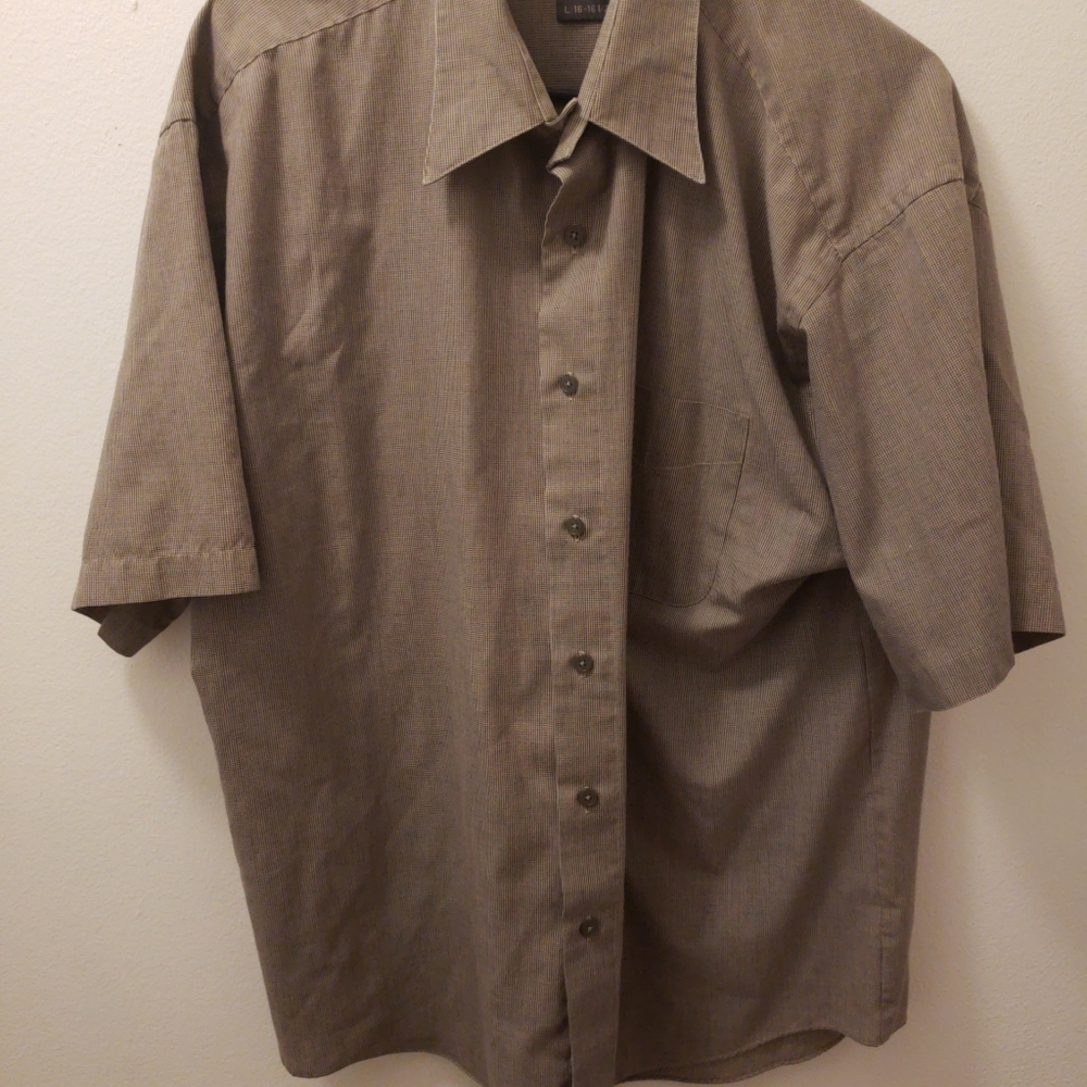 Mens Van Heusen Brown 16- 16 1/2 Shirt